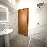 Lungomare Beachfront Apartamento *