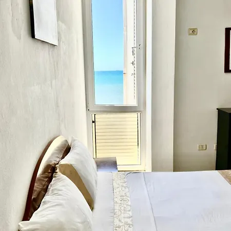 Apartment Lungomare Beachfront *