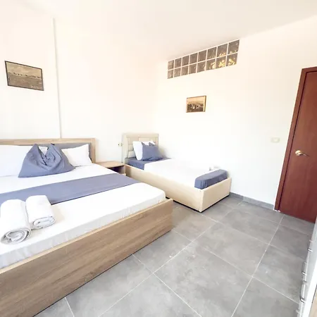Lungomare Beachfront Lejlighed Durrës