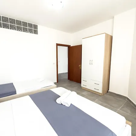 Lungomare Beachfront * دراس