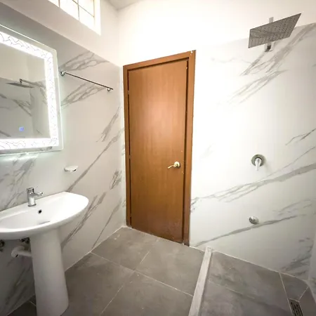 Lungomare Beachfront Apartmán *