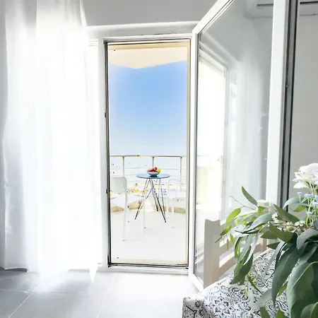 شقة Lungomare Beachfront *